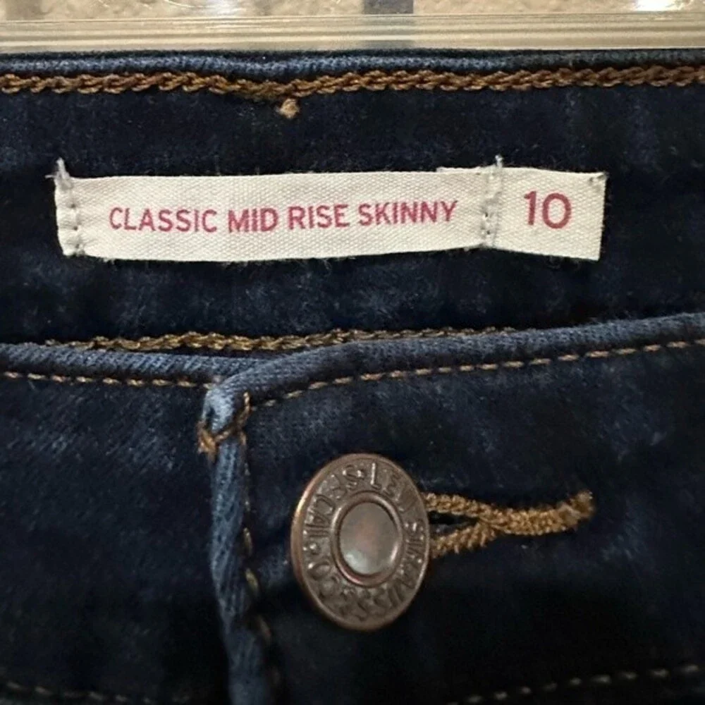 Levi’s women’s classic mid rise skinny jean